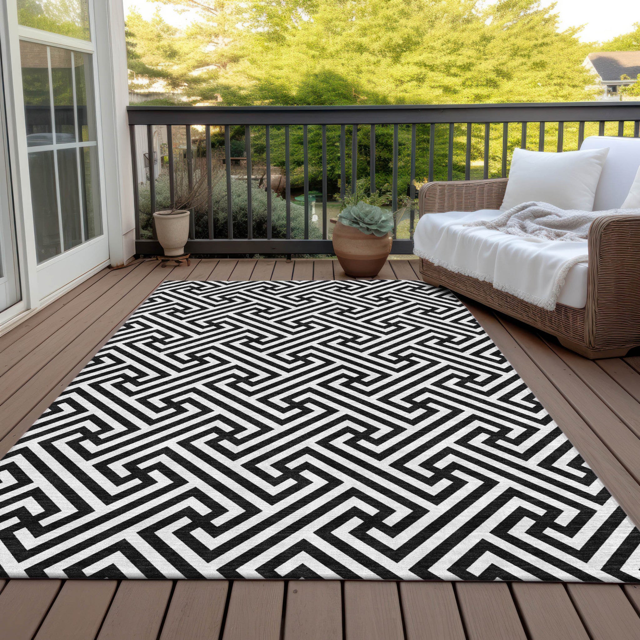 8' X 10' Black And Ivory Geometric Washable Indoor Outdoor Area Rug